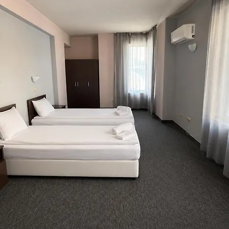 Alexander Hotel 3*