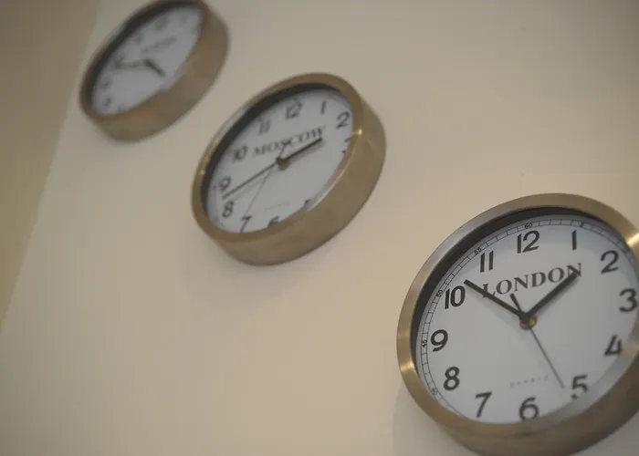 亚历山大酒店 3*